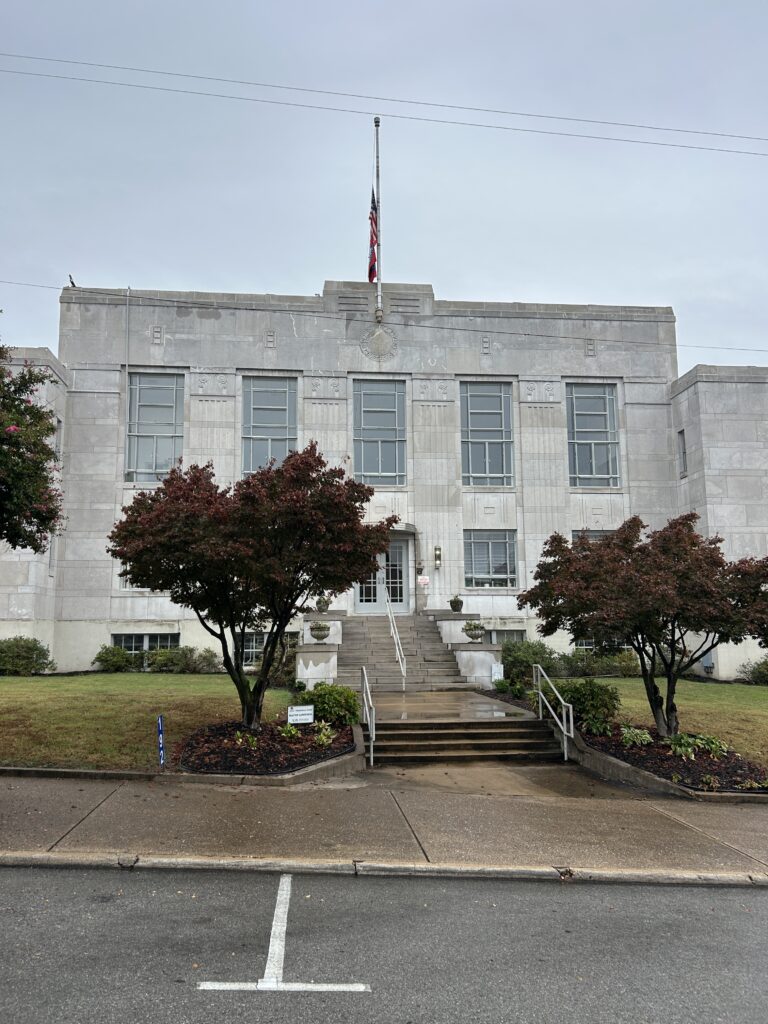Independence County Courthouse in Batesville Arkansas near Synergy HR staffing agency